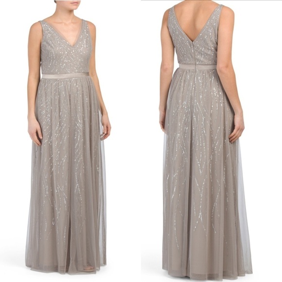 NWT Adrianna Papell Beaded V-Back Tulle Gown Maxi